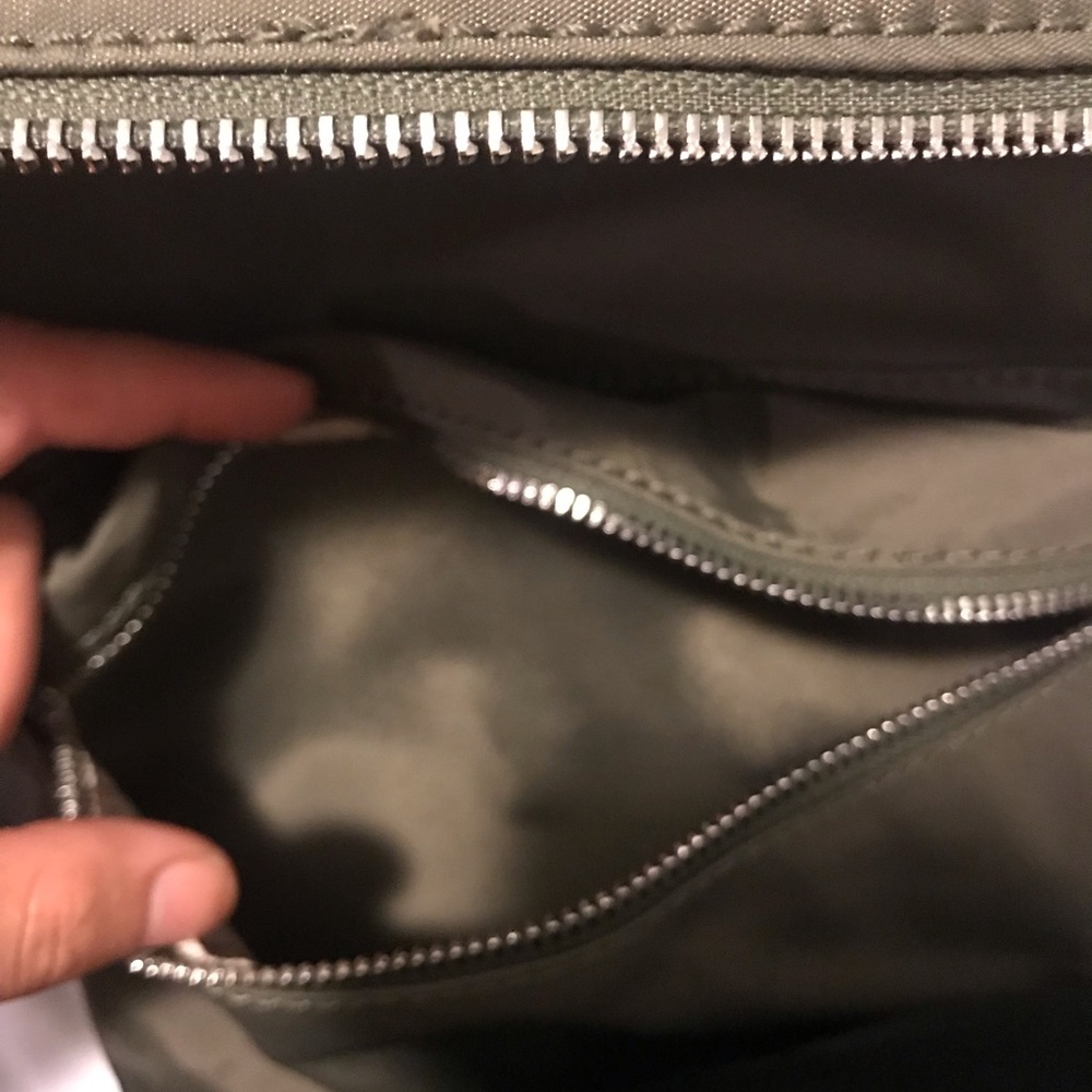 Guess mini backpack olive green - Picture 4 of 4